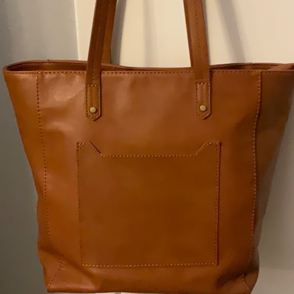 Universal Thread Handbags - Large Brown tote in great condition only used once